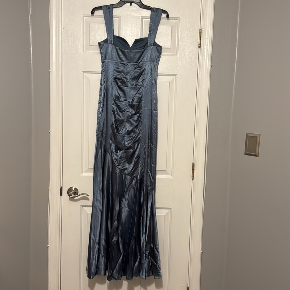 Formal Gown - Picture 4 of 4
